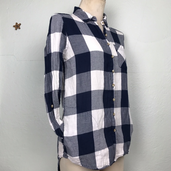 Tops - Plaid Hi-Lo Flannel w/Pockets!